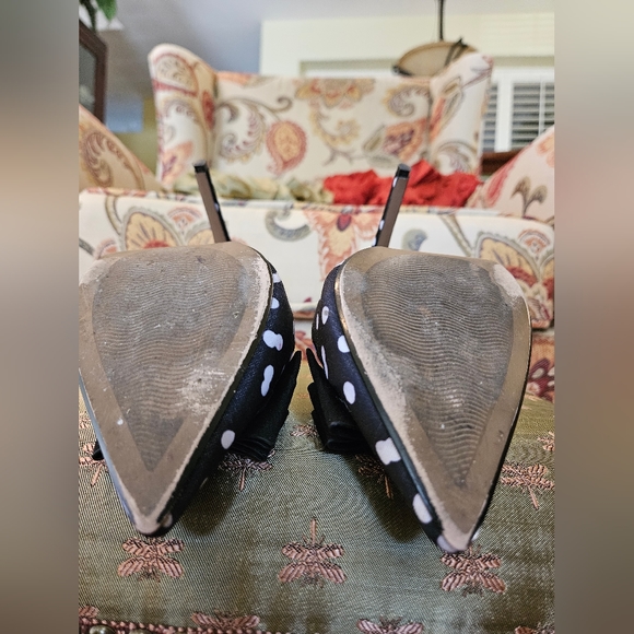 Betsey Johnson Polkadot Pumps - Picture 9 of 12